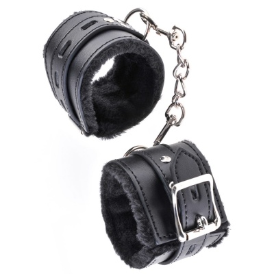 Kajdanki na nadgarstki Cumfy Cuffs Black – winylowe opaski o szerokości 6 cm z klamrami regulacyjnymi i łańcuchem 15 cm - 1 2