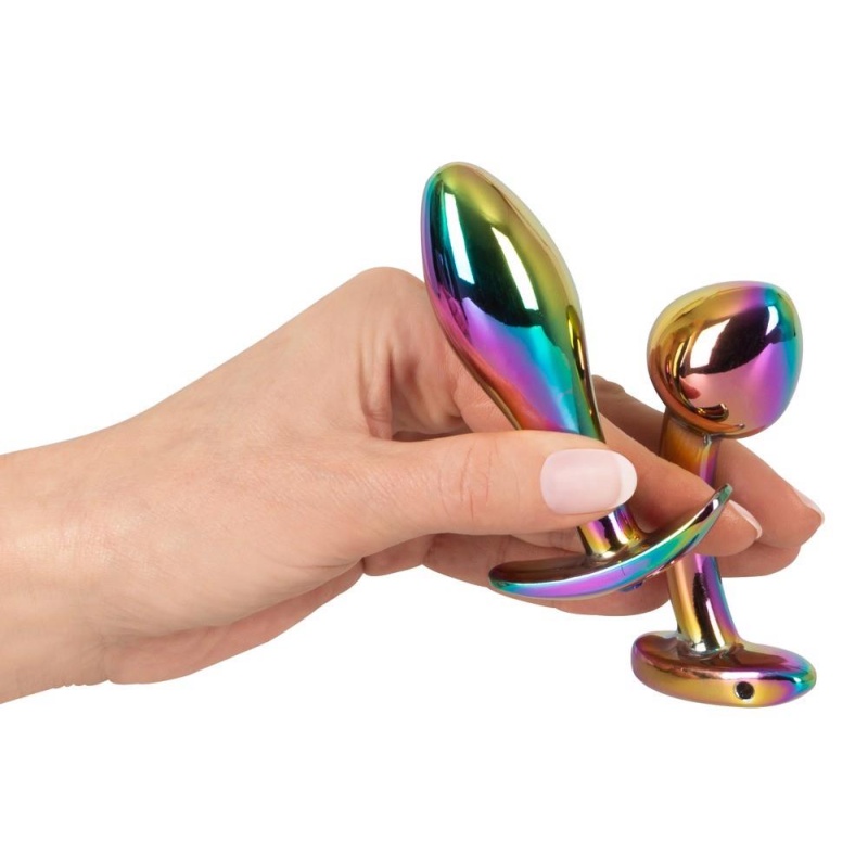 Zestaw zatyczek analnych Rainbow – 2 metalowe korki z tęczowym wykończeniem, dł. wkładania 8,2 cm i 7,6 cm, szeroka podstawa - 6