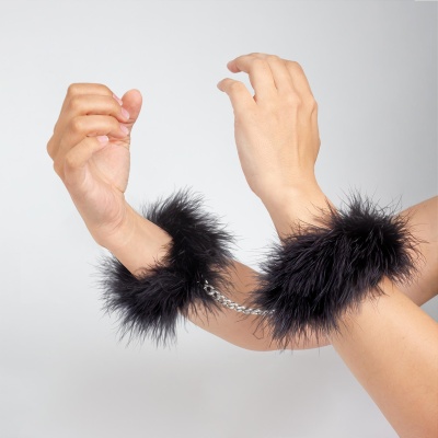BLACK MARABOU HANDCUFFS - 1 2