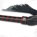 Flogger dla początkujących 45 cm (składany do 16,5 cm) - Czarny z czerwonymi przeszyciami - 5