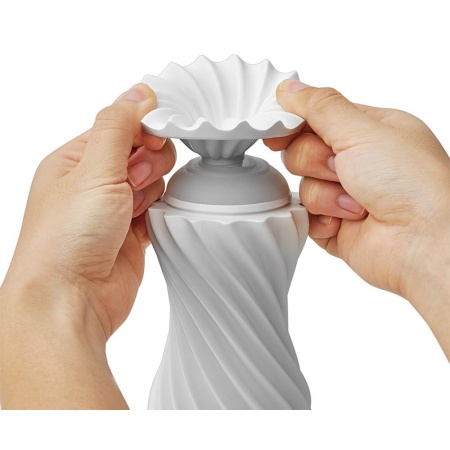 Masturbator wielokrotnego użytku Tenga Flex Silky White z regulacją podciśnienia i spiralną komorą, 15,5 cm - 6