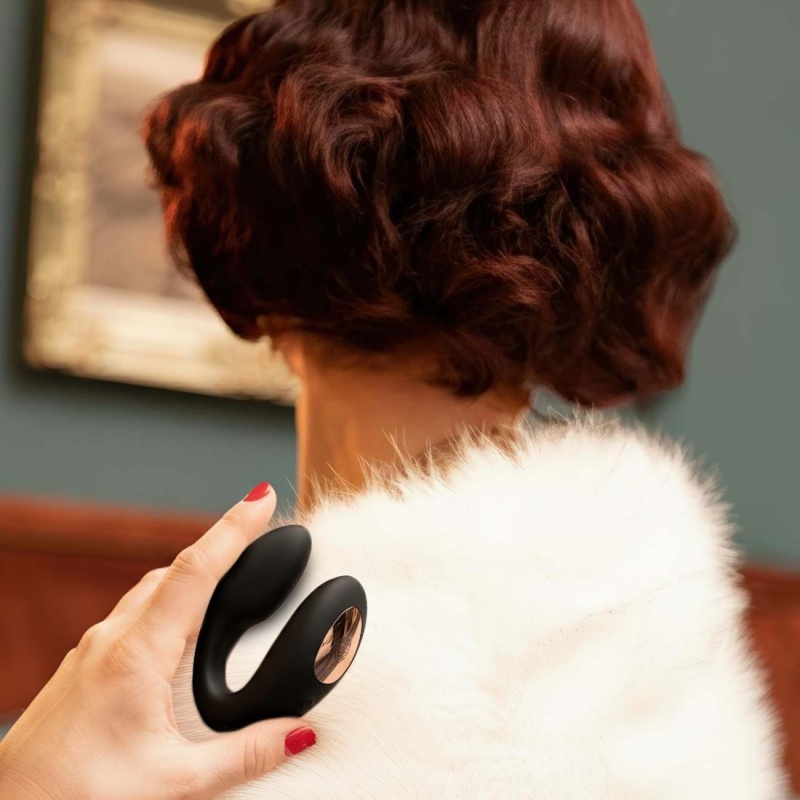 Rosy Gold – C-Shape Vibrator with Luxury Charging Case – Black - 10