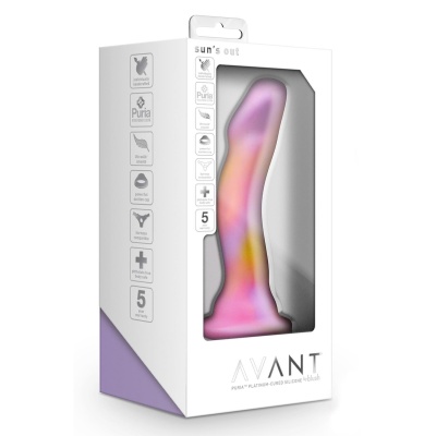 Dildo silikonowe SUN'S OUT PINK z zakrzywionym trzonem i przyssawką, 19 cm - 1