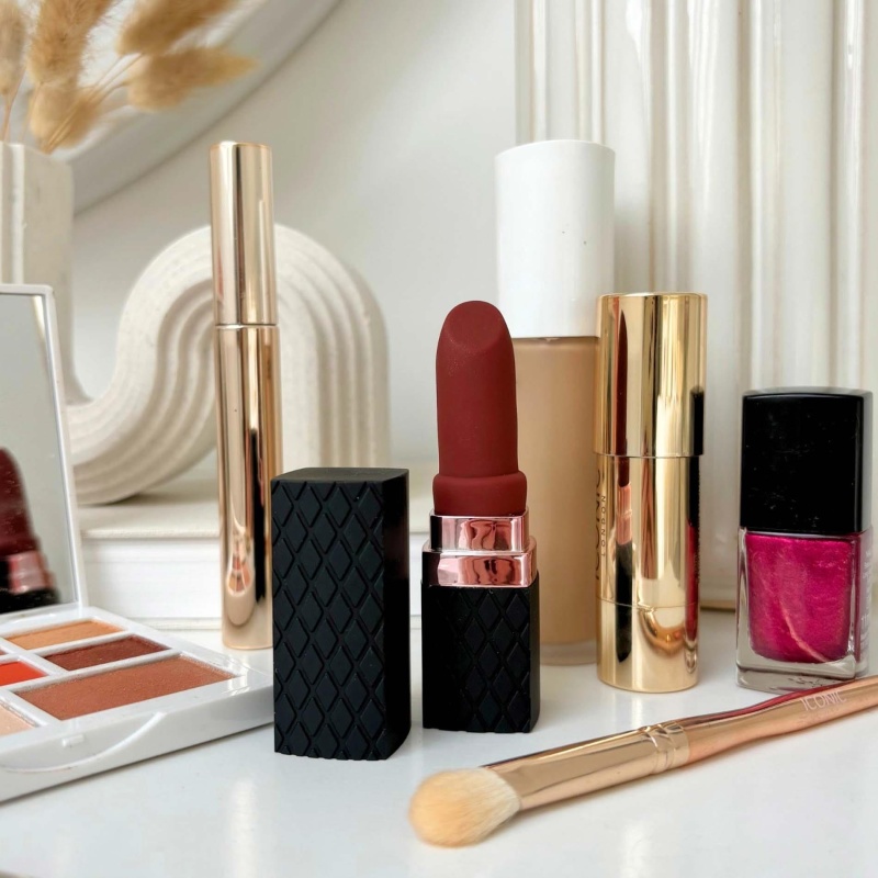 Amour Discreet Lipstick Vibrator - 7